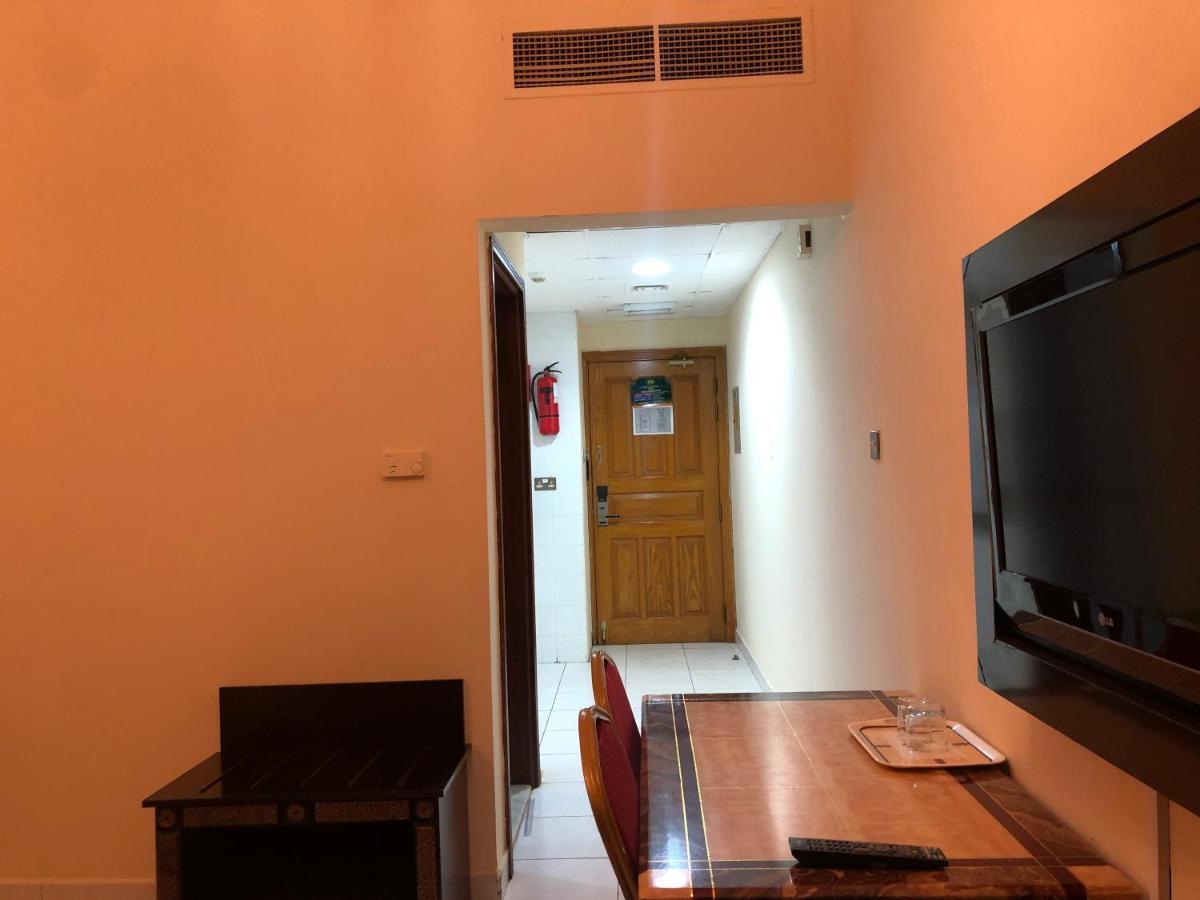 New Royal Mark Hotel Apartments Дубай Екстер'єр фото
