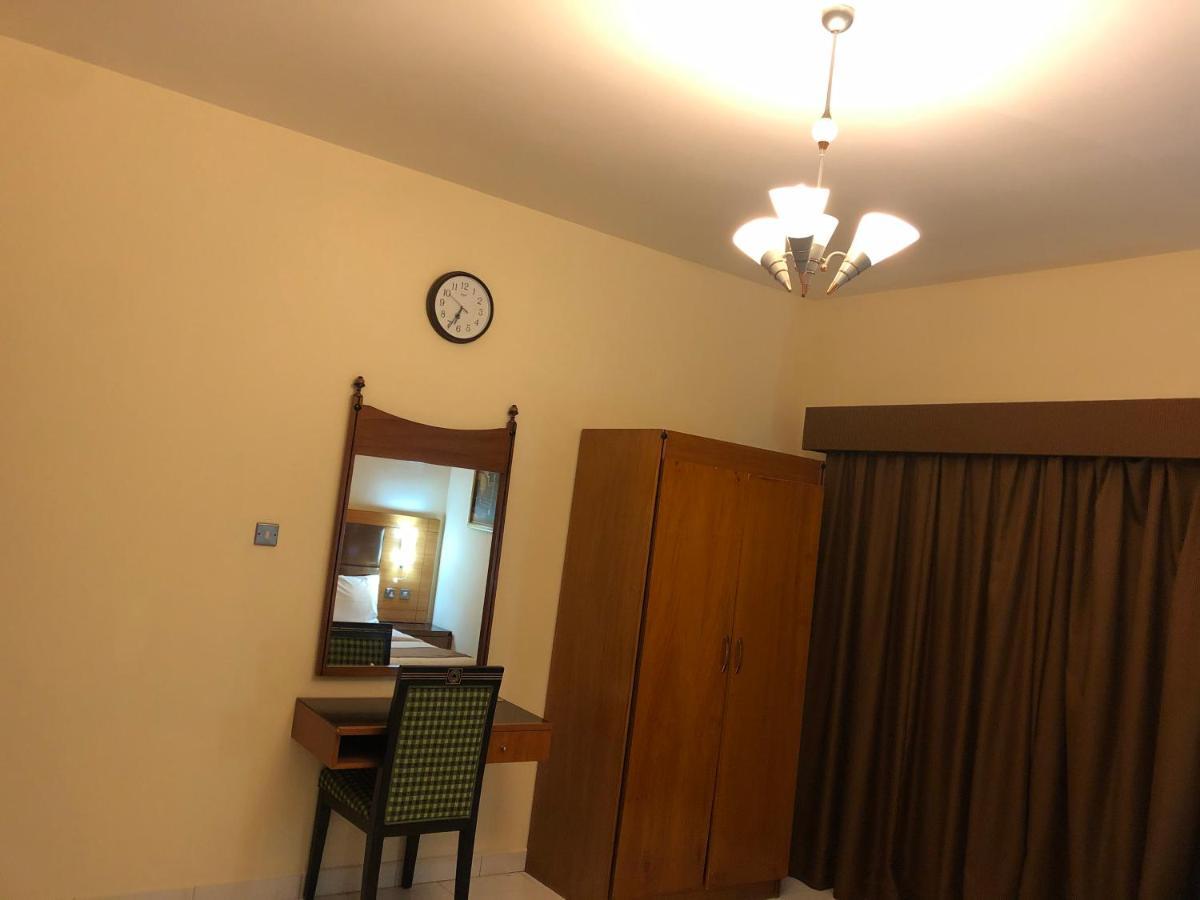 New Royal Mark Hotel Apartments Дубай Екстер'єр фото